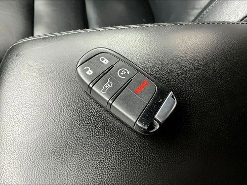 Used 2020 Jeep Grand Cherokee Limited w/ Trailer Tow Group IV image 32