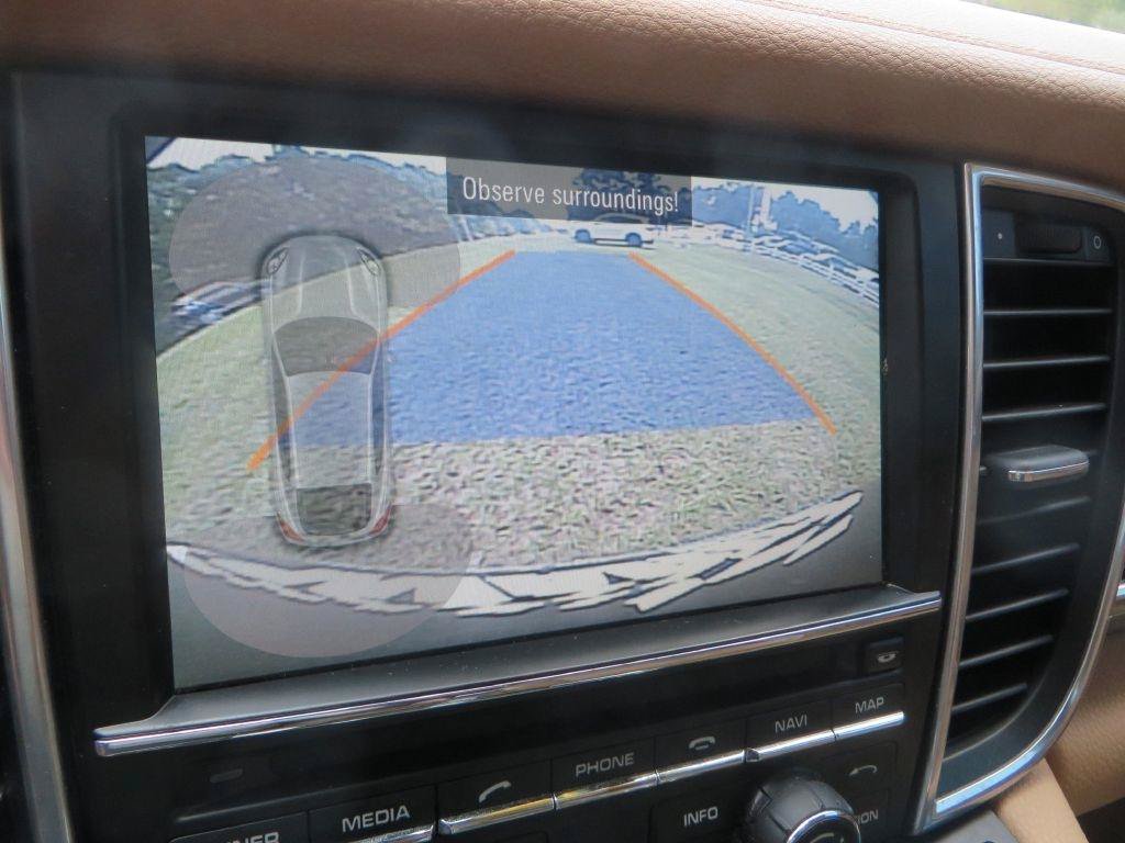 Used 2015 Porsche Panamera image 21