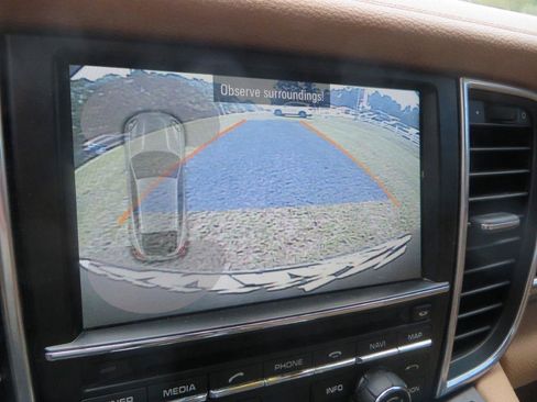 Used 2015 Porsche Panamera image 21