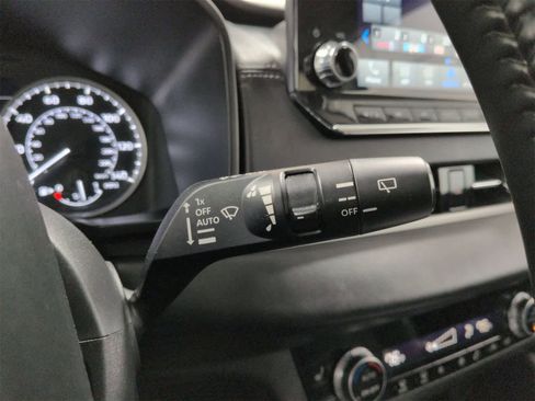 Used 2024 Mitsubishi Outlander SE image 12