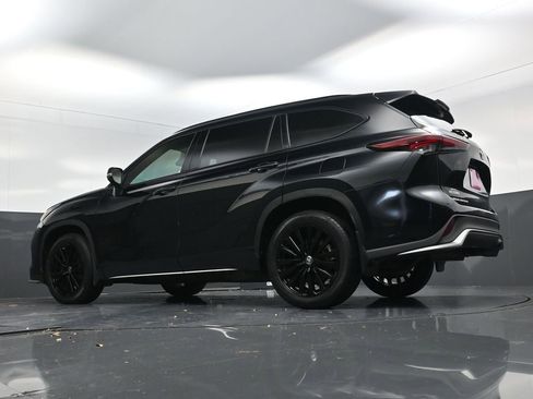 Used 2024 Toyota Highlander XSE image 17