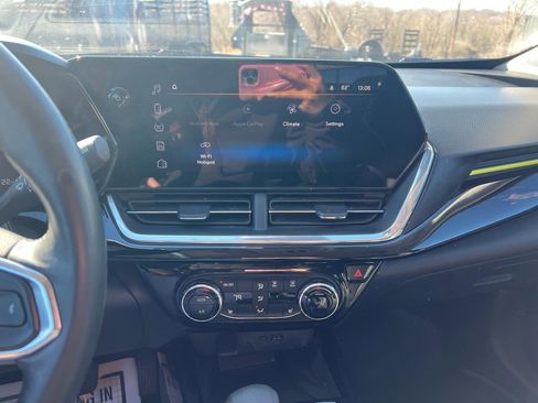 Used 2024 Chevrolet Trax ACTIV w/ Sunroof Package image 19