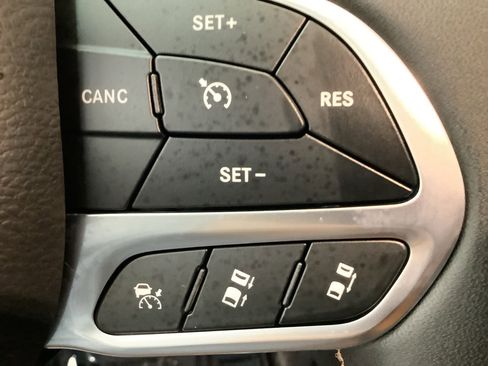 New 2026 Chrysler Pacifica Pinnacle w/ Trailer Tow Group image 18