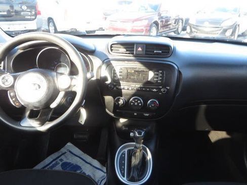 Used 2015 Kia Soul + FWD image 42