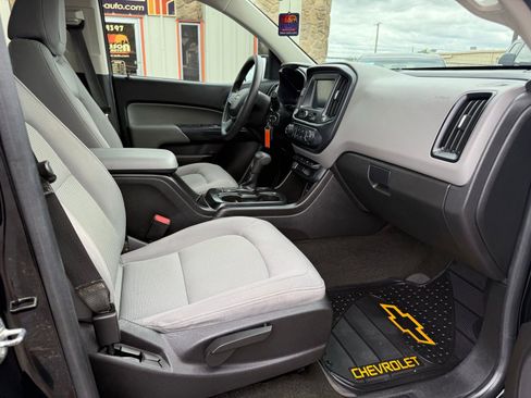 Used 2017 Chevrolet Colorado W/T AWD/4WD image 14