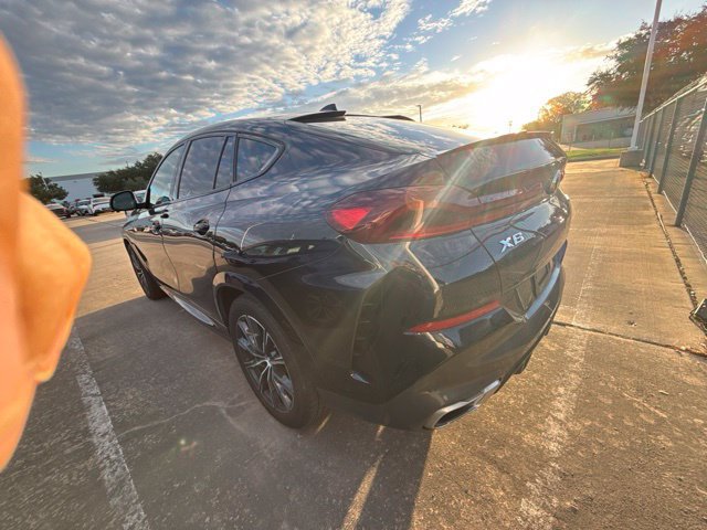 Used 2021 BMW X6 xDrive40i w/ M Sport Package AWD/4WD image 7