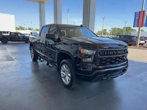 Used 2024 Chevrolet Silverado 1500 Custom AWD/4WD image 4