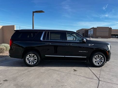 Used 2025 GMC Yukon XL Denali image 3