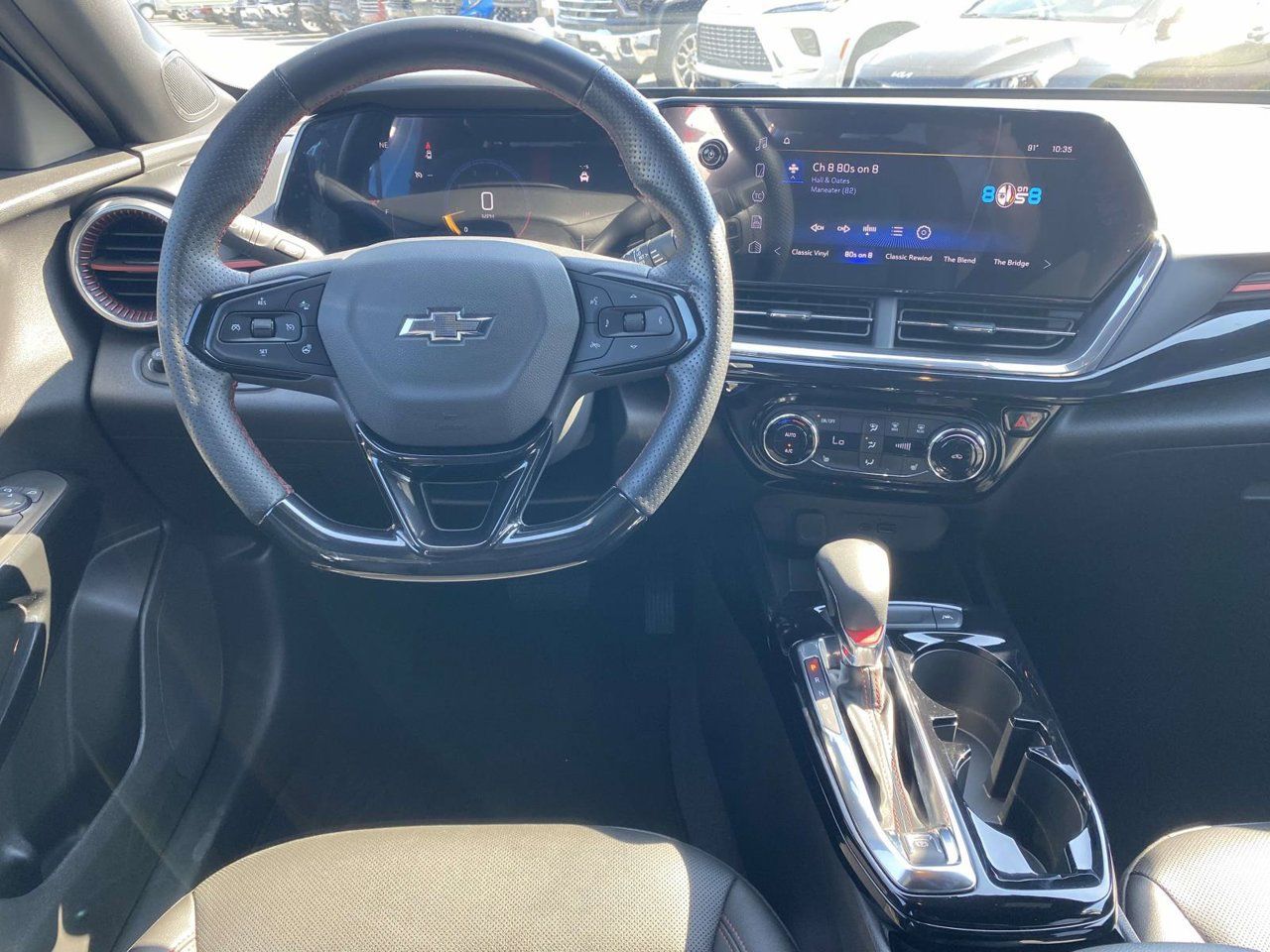 Used 2025 Chevrolet Trax RS FWD image 19