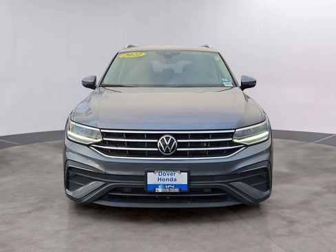Used 2022 Volkswagen Tiguan SE w/ Panoramic Sunroof Package image 2