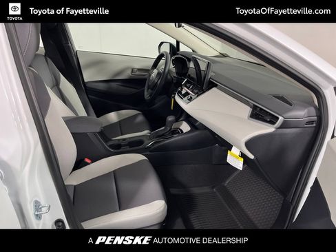 Used 2026 Toyota Corolla LE FWD image 8