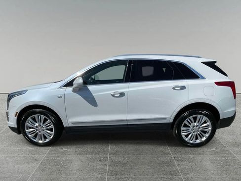 Used 2018 Cadillac XT5 Premium Luxury FWD image 2