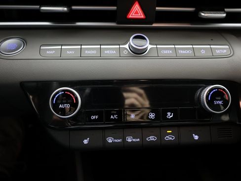 Used 2023 Hyundai Elantra SEL w/ Convenience Package image 27