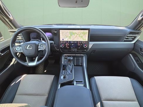 Used 2024 Lexus GX 550 image 21