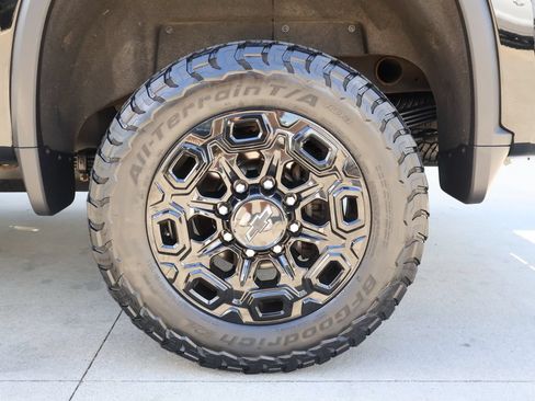 Used 2024 Chevrolet Silverado 2500 High Country w/ High Country Premium Package AWD/4WD image 52