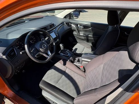 Used 2017 Nissan Rogue Sport SV w/ SV Premium Package image 22