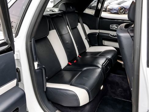 Used 2019 Rolls-Royce Ghost image 49