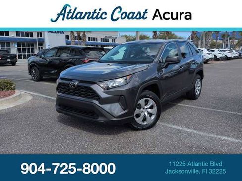 Used 2022 Toyota RAV4 LE image 1