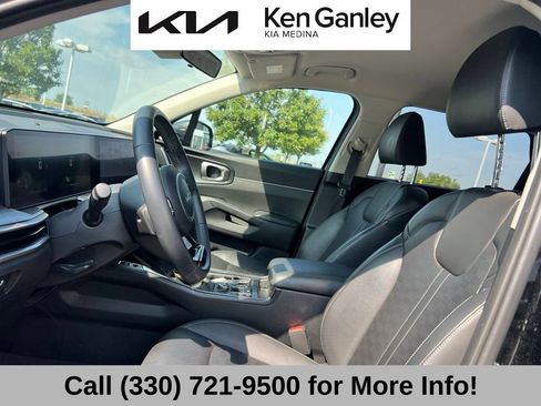 Certified 2025 Kia Sorento S FWD image 12