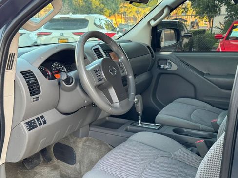 Used 2017 Nissan Frontier SV AWD/4WD image 29