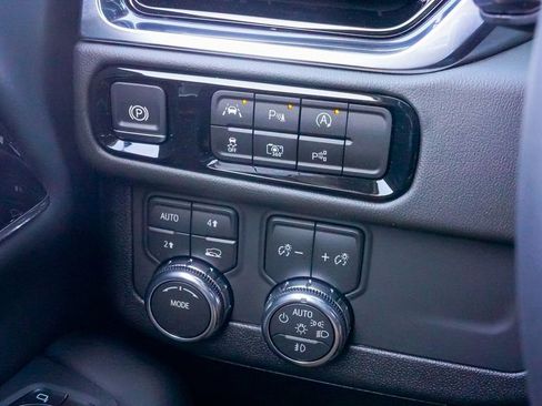 New 2026 GMC Yukon XL Elevation image 19