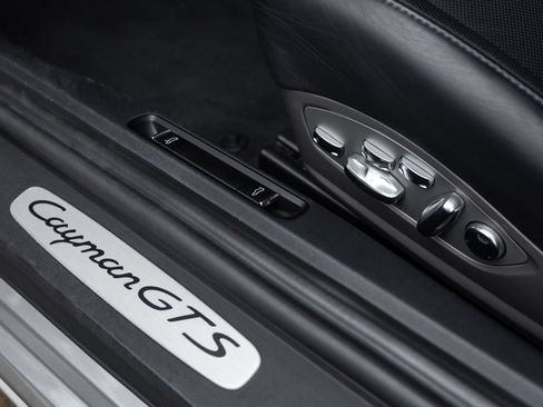 Certified 2022 Porsche 718 Cayman GTS RWD image 22