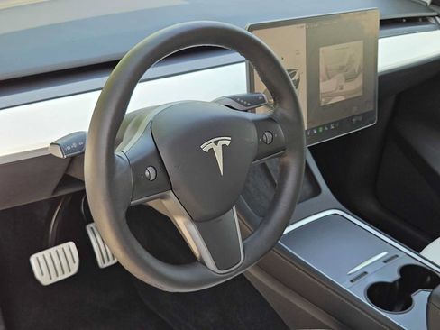 Used 2022 Tesla Model Y Performance AWD/4WD image 2