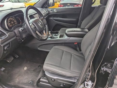 Used 2018 Jeep Grand Cherokee Laredo image 9