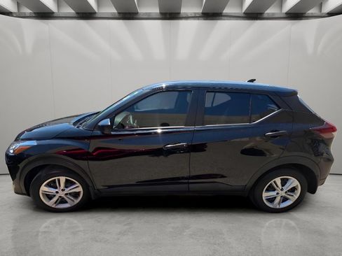 Used 2025 Nissan Kicks Play S w/ Interior Electronics Package FWD image 4