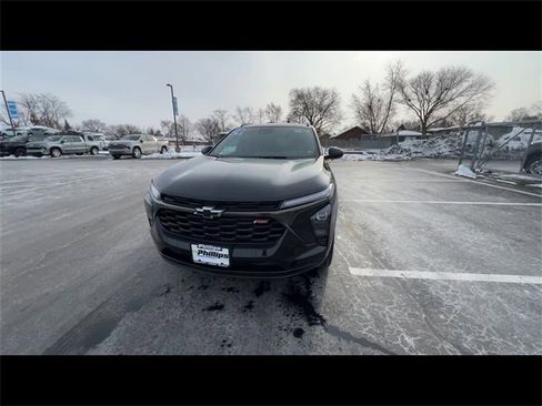 Certified 2024 Chevrolet Trax RS w/ Driver Confidence Package image 3