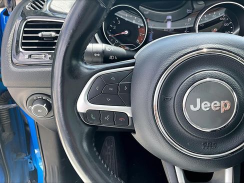 Used 2019 Jeep Compass Latitude FWD image 22