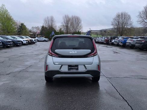 Certified 2023 Kia Soul LX w/ LX Technology Package FWD image 7