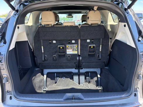 Used 2024 Toyota Sienna XLE AWD/4WD image 14