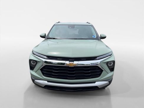 Used 2025 Chevrolet TrailBlazer LT FWD image 8