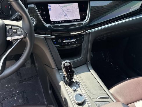 Used 2024 Cadillac XT6 Premium Luxury w/ Technology Package FWD image 9