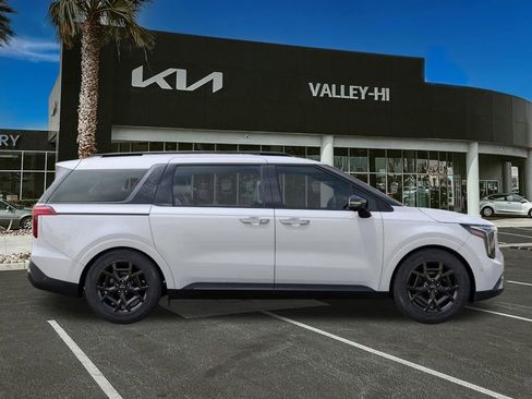 New 2026 Kia Carnival SX image 8