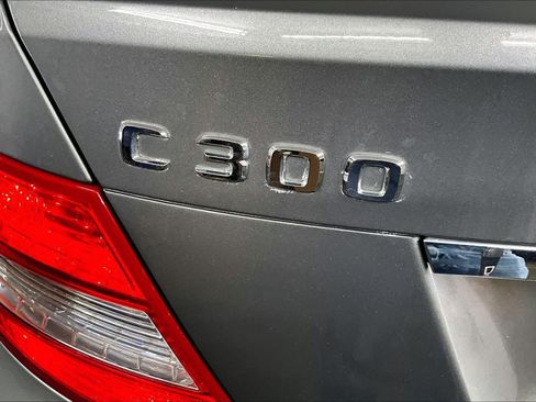 Used 2011 Mercedes-Benz C 300 4MATIC Sedan image 10