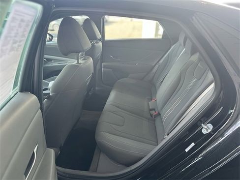 Used 2023 Hyundai Elantra SEL w/ Cargo Package image 22