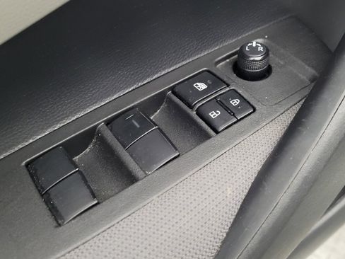 Used 2022 Toyota Corolla LE w/ LE Convenience Package image 27