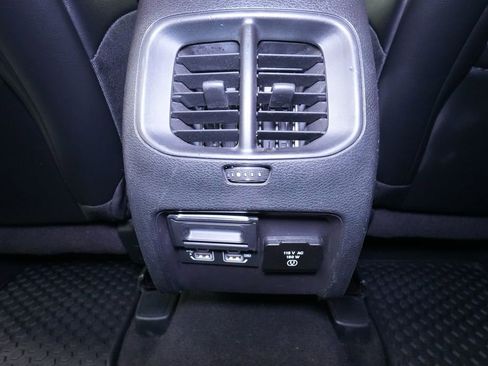 Used 2020 Jeep Cherokee Trailhawk AWD/4WD image 20