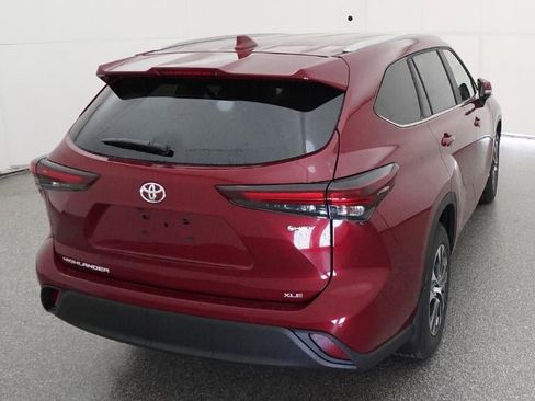 New 2026 Toyota Highlander XLE AWD/4WD image 8