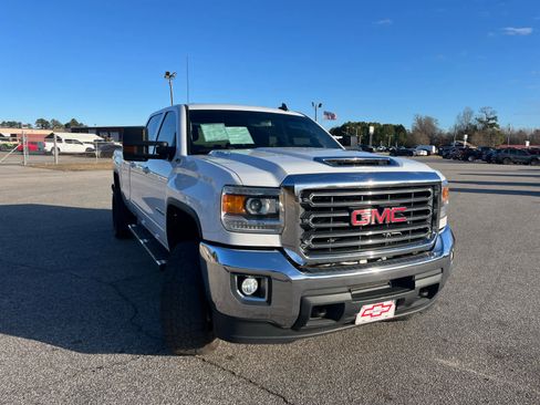 Used 2018 GMC Sierra 2500 SLE w/ SLE Preferred Package image 12
