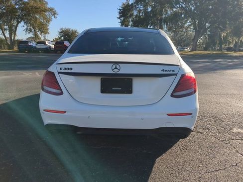 Used 2017 Mercedes-Benz E 300 4MATIC image 5