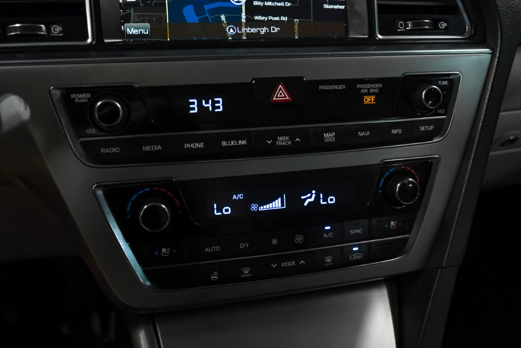 Used 2015 Hyundai Sonata Limited w/ Option Group 05 FWD image 26