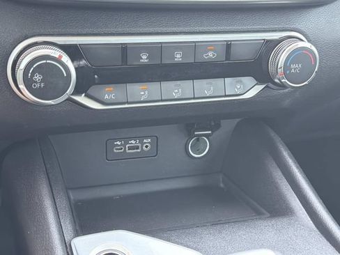 Used 2025 Nissan Altima 2.5 SV FWD image 29