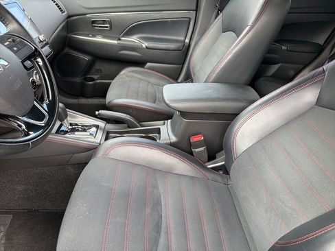 Used 2025 Mitsubishi Outlander Sport SE AWD/4WD image 4