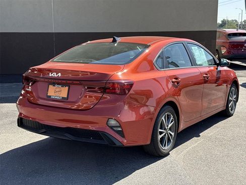 Used 2023 Kia Forte LXS w/ LXS Technology Package FWD image 3