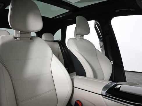 Used 2025 Mercedes-Benz GLC 300 image 21