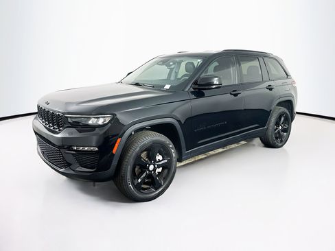 Used 2023 Jeep Grand Cherokee Limited w/ Black Appearance Package image 3