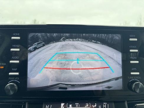 Used 2024 Toyota Sienna LE image 33